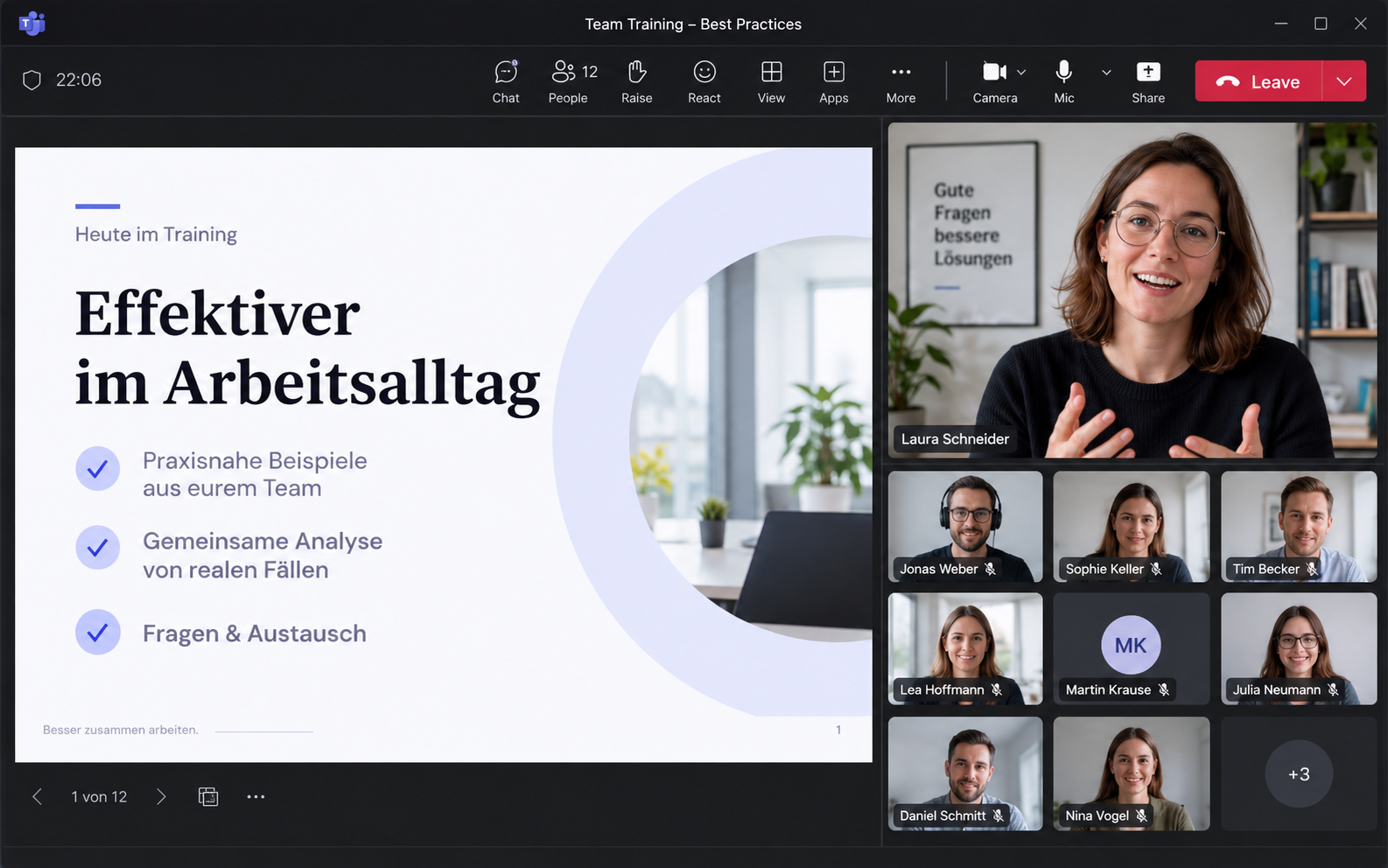 Eine Live-Schulung in Microsoft Teams: links die geteilte Folie „Effektiver im Arbeitsalltag“, rechts die Trainerin im großen Bild und die Teilnehmenden in kleinen Kacheln.